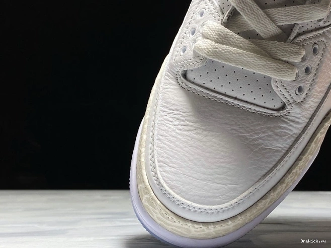 One Kick 136064-111 White Air Triple Jordan 3 Retro 0813
